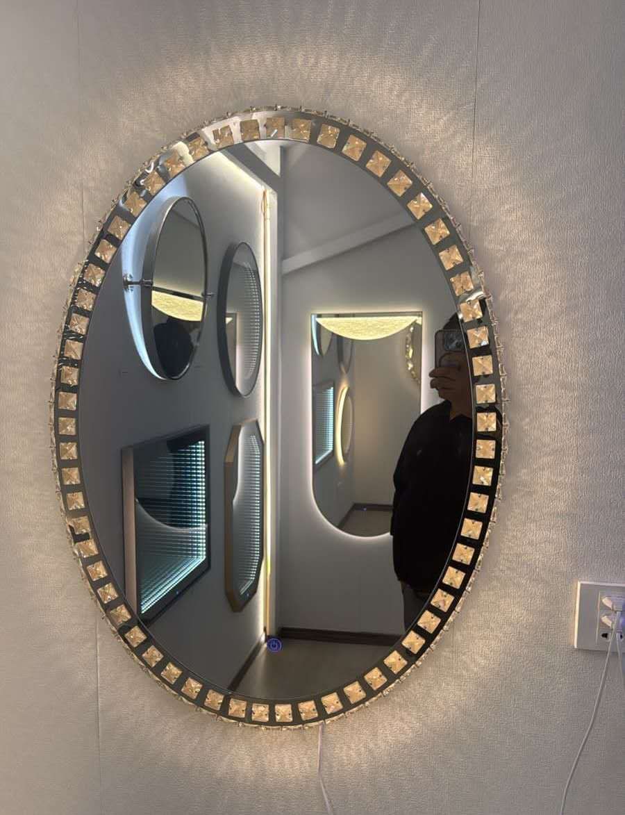 Round Frameless Vanity  Bath Mirrors with LED Touch Screen Hotel Bathroom Wall Light Mirror
