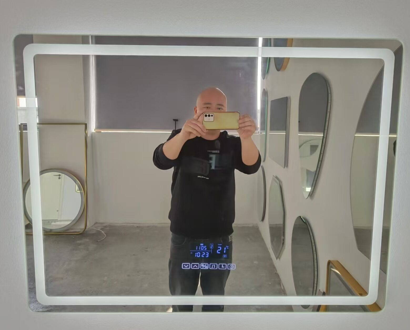 Music Mirror With Time Display Wall Mounted  Bathroom Smart Mirror Led  Lighted Bath Mirror Hot Sale Hotel Luxury Mirror